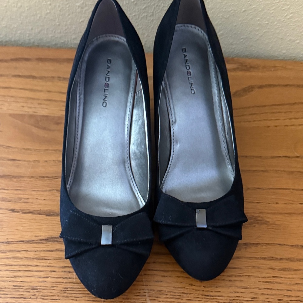 Bandolino Black Bow Heels